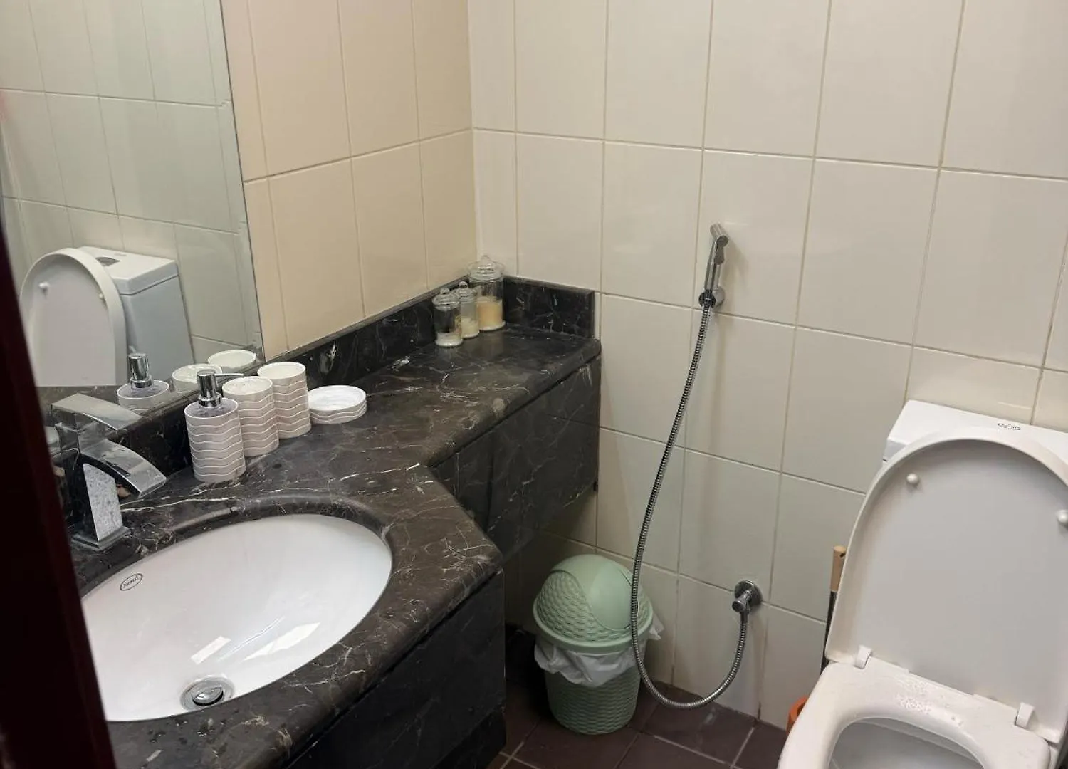 5 Min To Dubai Mall Downtown Hostel
