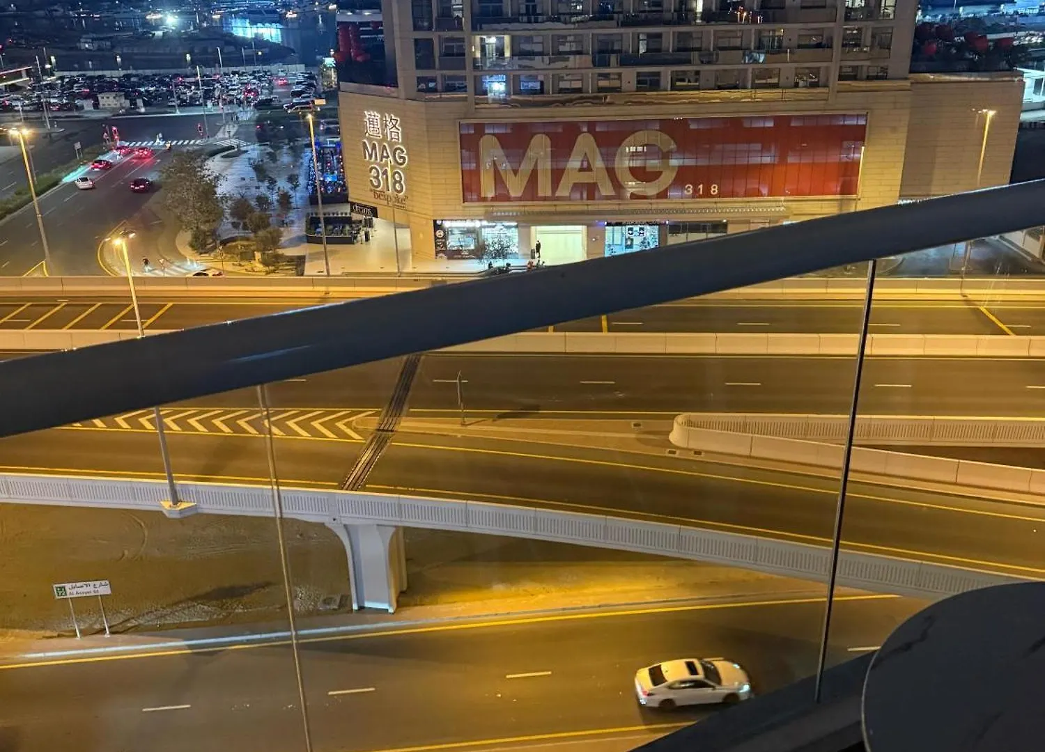 5 Min To Dubai Mall Downtown Hostel